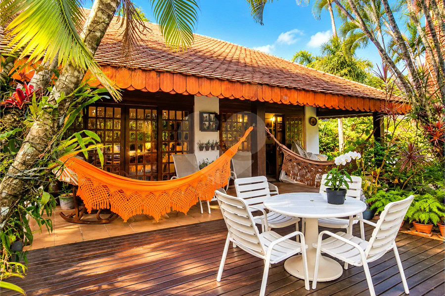 CASA DE ALTO PADRÃO A VENDA NA PRAIA DO GUAECÁ