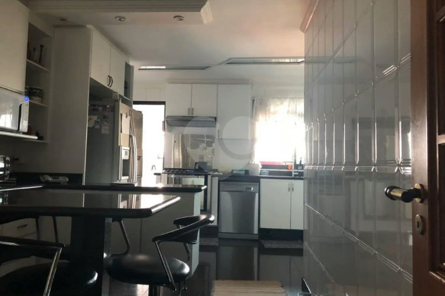 Oportunidade! Apartamento de alto padrão à venda na Água Fria