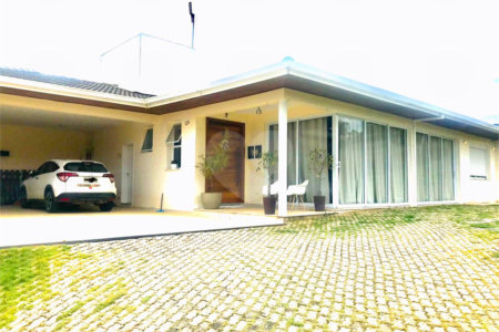 Casa à venda com 3 quartos, sendo 1 suíte, no condomínio Residencial Patrimônio do Carmo, São Roque - SP