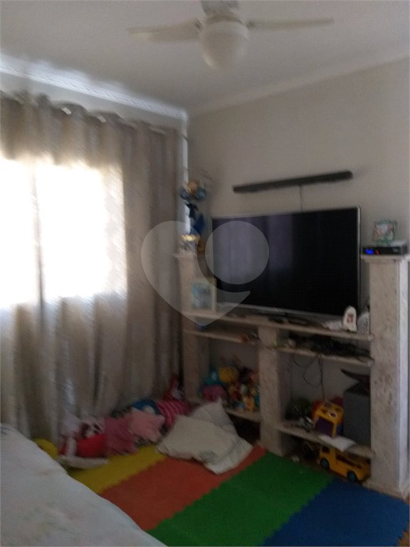 Sobrado à venda com 4 quartos, sendo 2 suítes, em Parque Edu Chaves, São Paulo, SP