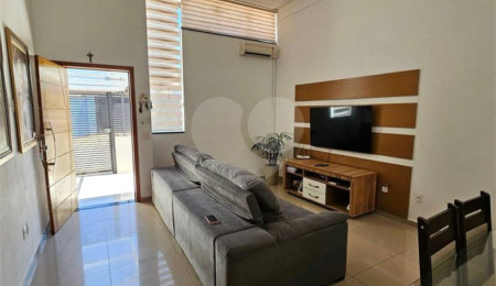 Casa à venda com 3 quartos, sendo 1 suíte,  em Vila Nastri, Itapetininga, SP
