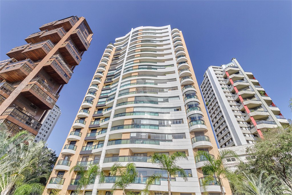 Apartamento à venda com 3 quartos, sendo 1 suíte, em Morumbi, São Paulo, SP
