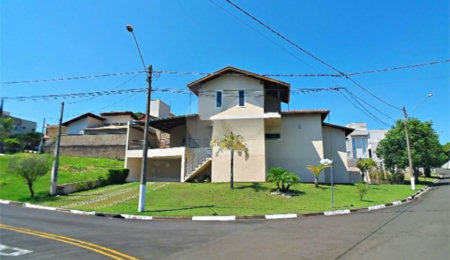 Casa à venda com 3 suítes no condomínio Terras de São Francisco, Vinhedo - SP
