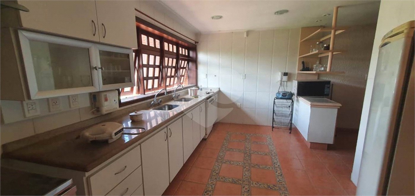 Sobrado à venda ou para alugar com 5 quartos, sendo 3 suítes,  em Tremembé, São Paulo, SP