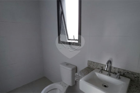 Apartamento à venda com 3 quartos, sendo 2 suítes,  em Moema, São Paulo, SP