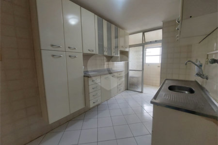 Apartamento à venda com 3 quartos em Vila Ipojuca, São Paulo, SP