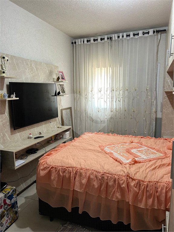 Apartamento à venda com 2 quartos, sendo 1 suíte, em Parque Santa Laura, Ferraz de Vasconcelos, SP