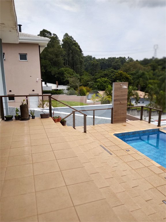 Casa à venda com 4 quartos, sendo 2 suítes, no condomínio Residencial Villaggio Paradiso, Itatiba - SP