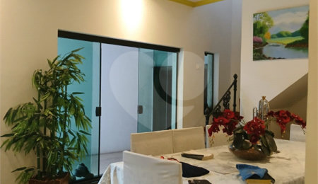 Casa à venda com 4 quartos, sendo 1 suíte,  em Vila Romão, Salto, SP