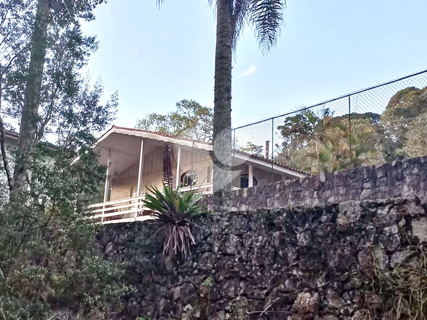 Casa à venda com 4 quartos, sendo 1 suíte,  no condomínio Parque Imperial da Cantareira, Mairiporã - SP