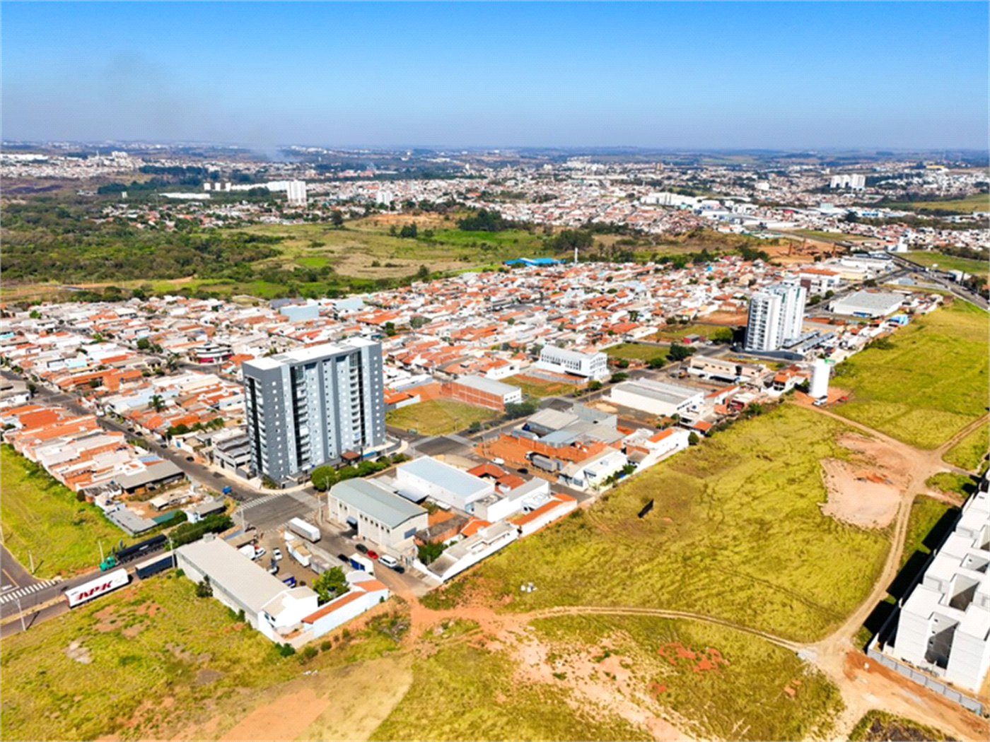 Duplex à venda com 2 quartos, sendo 1 suíte, em Jardim Nair Maria, Salto, SP