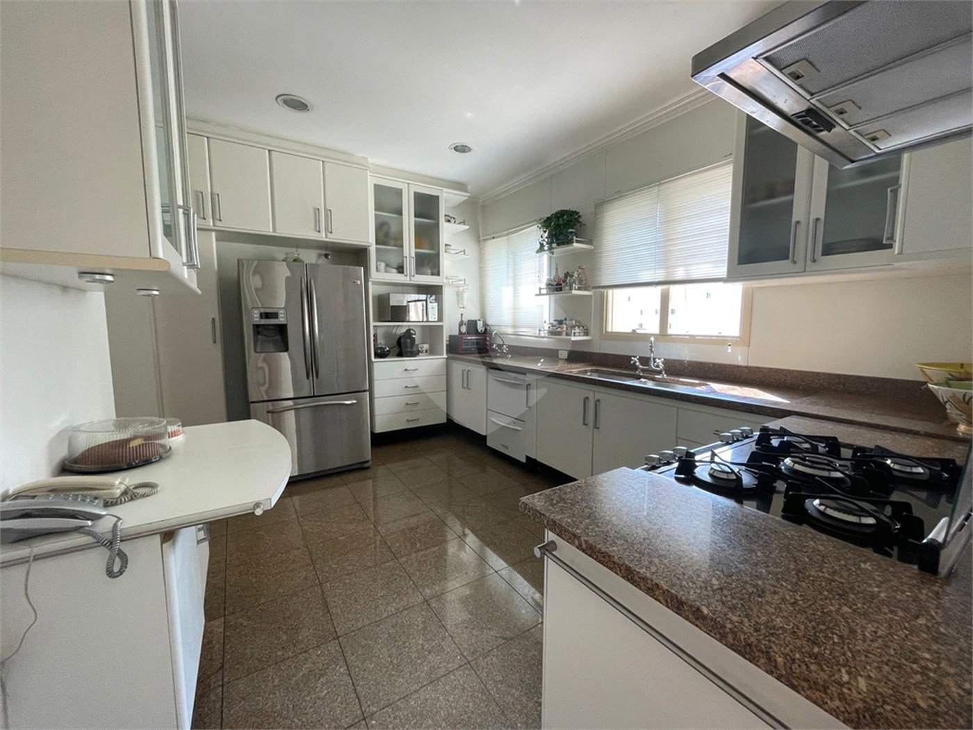 Apartamento à venda com 3 suítes em Campo Belo, São Paulo, SP