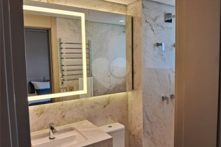 Apartamento à venda com 3 suítes em Moema, São Paulo, SP