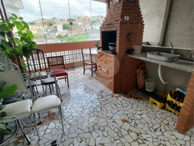 Casa à venda com 2 quartos, sendo 1 suíte,  em Parque Maria Domitila, São Paulo, SP
