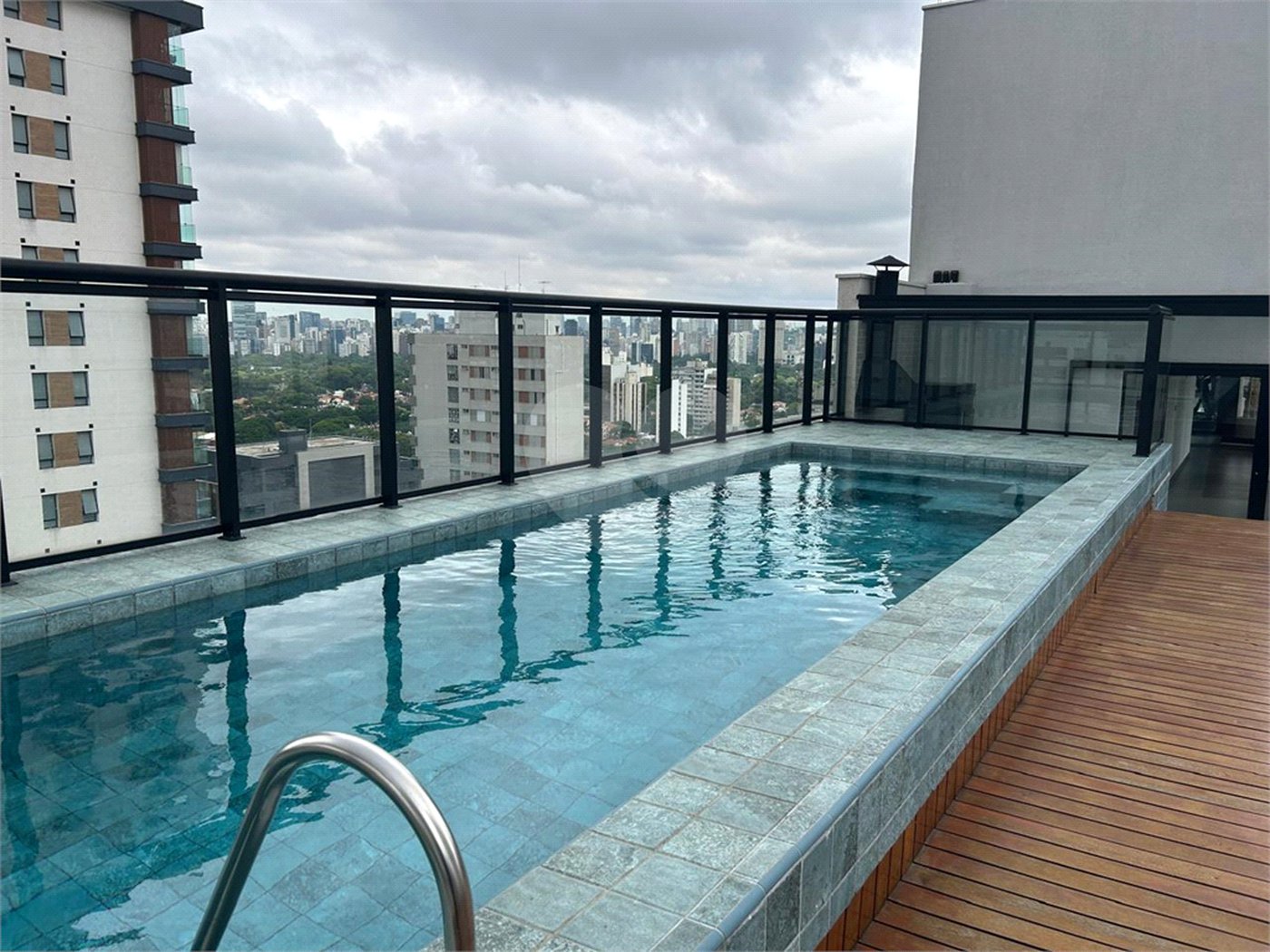 Apartamento à venda com 2 suítes em Cerqueira César, São Paulo, SP