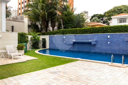 Casa à venda com 3 suítes no condomínio Solares de Bragança, São Paulo - SP