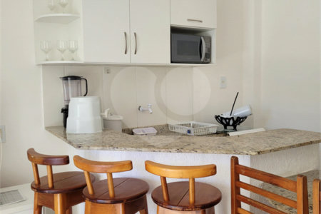 Apartamento à venda com 1 suíte em Taperapuan, Porto Seguro, BA