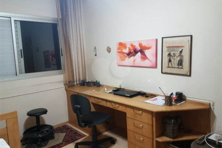 Apartamento à venda com 4 quartos, sendo 1 suíte,  em Vila Monte Alegre, São Paulo, SP