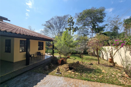 Casa à venda com 4 quartos, sendo 2 suítes, em Bosque, Vinhedo, SP