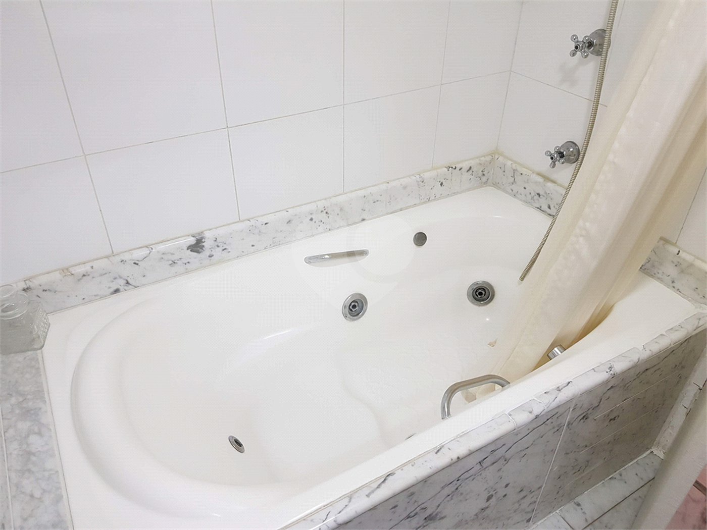 Apartamento à venda com 4 quartos, sendo 1 suíte, em Morumbi, São Paulo, SP