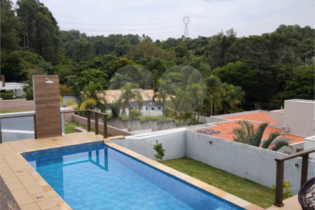 Casa à venda com 4 quartos, sendo 2 suítes, no condomínio Residencial Villaggio Paradiso, Itatiba - SP