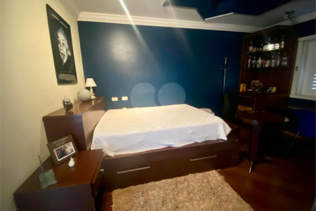 Casa à venda com 4 quartos, sendo 3 suítes, em Jardim Maia, Guarulhos, SP