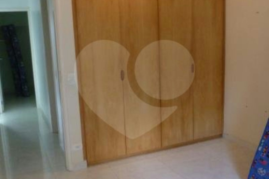 Apartamento à venda com 3 quartos, sendo 1 suíte,  em Morumbi, São Paulo, SP