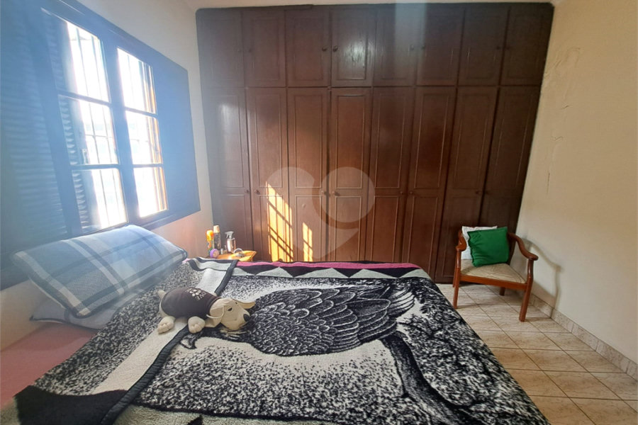 Sobrado à venda com 3 quartos em Vila Sabrina, São Paulo, SP