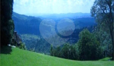 Sobrado à venda com 4 suítes em Roseira, Mairiporã, SP