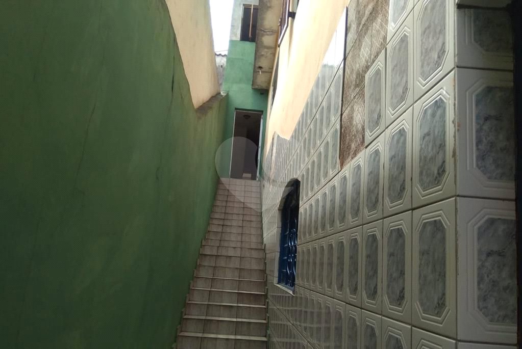 Casa à venda com 4 quartos, sendo 2 suítes, em Jardim Vila Galvão, Guarulhos, SP