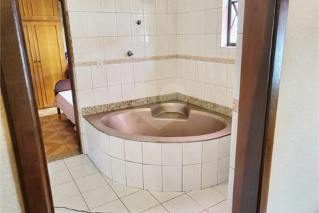 Casa à venda com 4 quartos, sendo 2 suítes, em Vila Maria Alta, São Paulo, SP