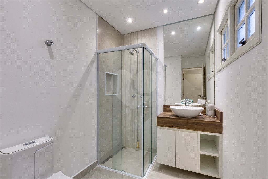 Casa à venda com 5 quartos, sendo 3 suítes, em Alto da Boa Vista, São Paulo, SP