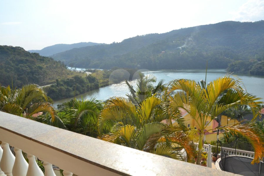 Casa à venda com 8 quartos, sendo 5 suítes, em Serra da Cantareira, Mairiporã, SP