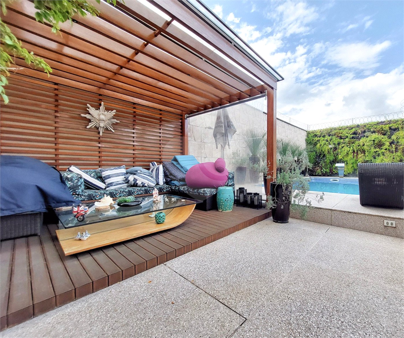 Casa à venda com 4 suítes em Horto, São Paulo, SP