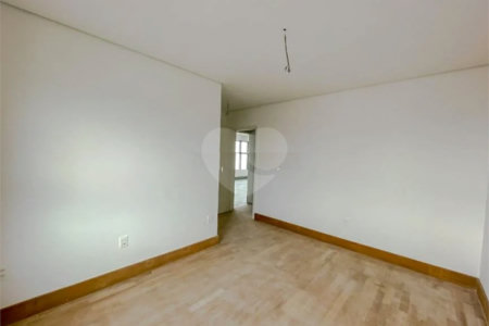 Apartamento à venda com 4 suítes em Vila Gomes Cardim, São Paulo, SP