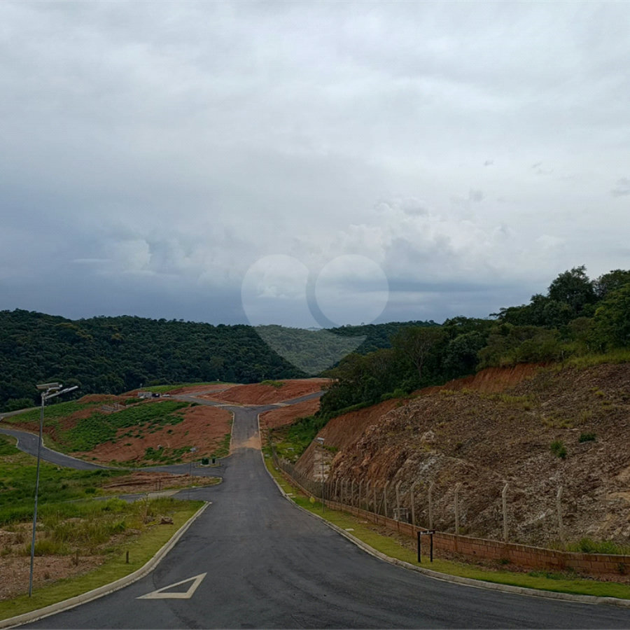 Terreno à venda no condomínio Portal Lamis, Bom Jesus dos Perdões - SP