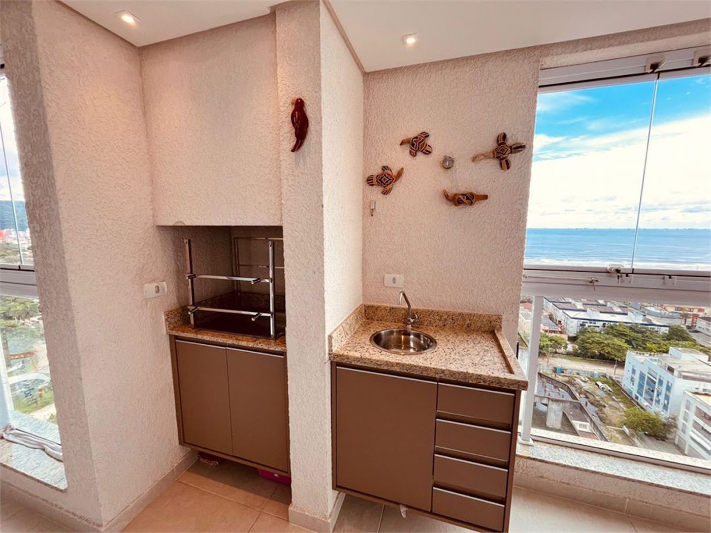 Apartamento Residencial à venda, Jardim Virginia, Guarujá - AP1313.