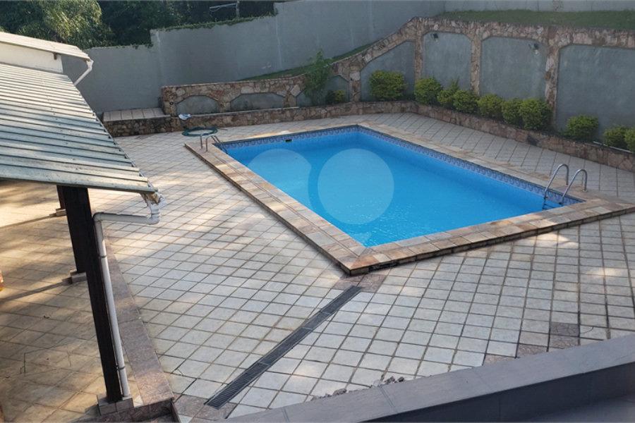 Casa à venda com 5 quartos, sendo 2 suítes, no condomínio Alpes da Cantareira, Mairiporã - SP