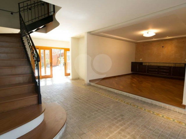 Casa à venda com 4 suítes no condomínio Jardim das Azaléias, São Paulo - SP