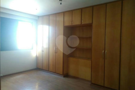 Casa à venda com 4 quartos, sendo 3 suítes, em Vila Maria Alta, São Paulo, SP