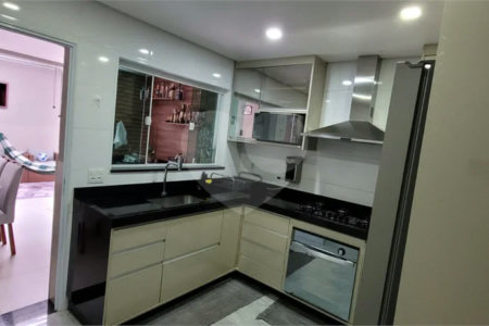 Sobrado à venda com 2 quartos, sendo 1 suíte, em Vila Mazzei, São Paulo, SP