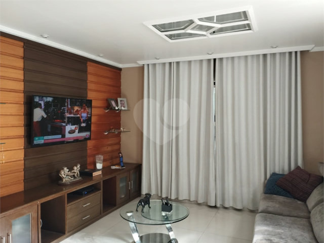 Sobrado à venda com 4 quartos, sendo 1 suíte,  em Tremembé, São Paulo, SP