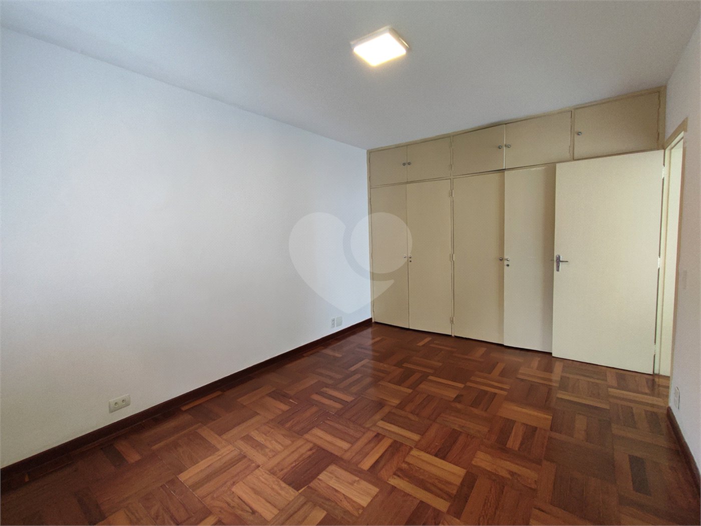 Casa para alugar com 4 quartos, sendo 2 suítes, no condomínio Comendador Elias Zarzur, São Paulo - SP