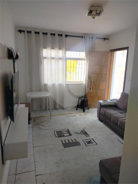 Sobrado à venda com 2 quartos em Jardim Santa Rosa, Taboão da Serra, SP