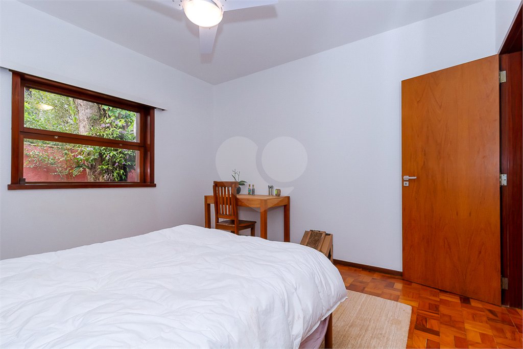 Casa Térrea à venda com 3 quartos, sendo 1 suíte,  em Alto da Boa Vista, São Paulo, SP