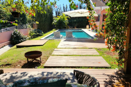 Casa à venda com 4 quartos, sendo 2 suítes, no condomínio Residencial Jardim Primavera, Louveira - SP