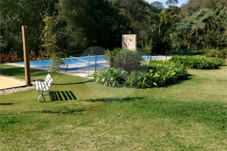 Sobrado à venda com 4 quartos, sendo 1 suíte, em Serra da Cantareira, Mairiporã, SP