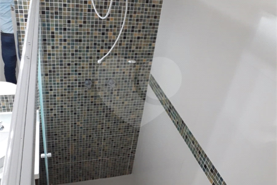 Sobrado à venda com 4 quartos, sendo 1 suíte, em Tremembé, São Paulo, SP