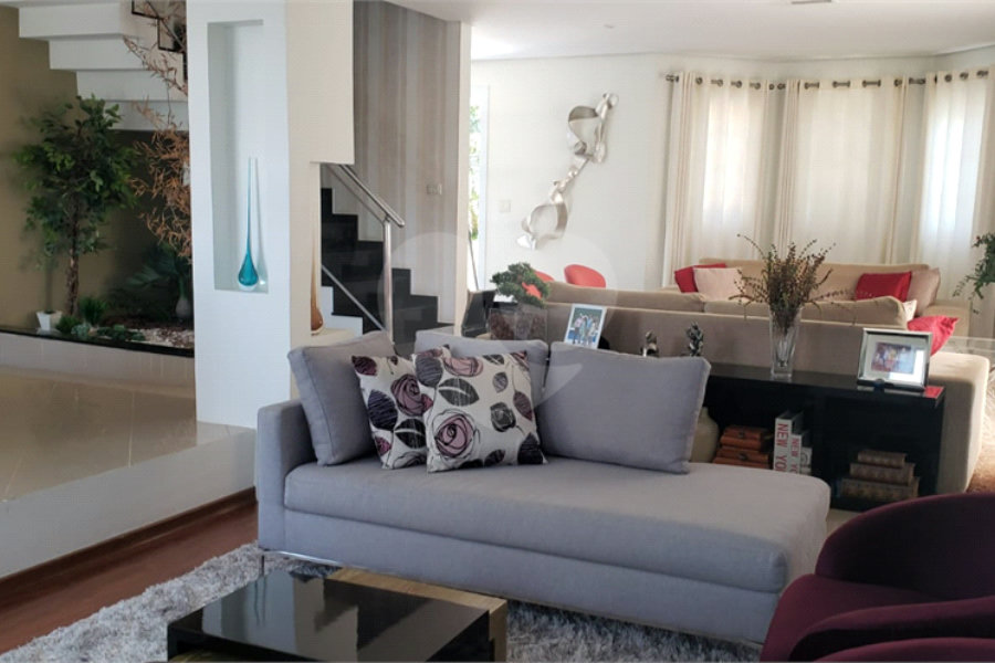 Casa à venda com 4 suítes em Pirucaia, Mairiporã, SP