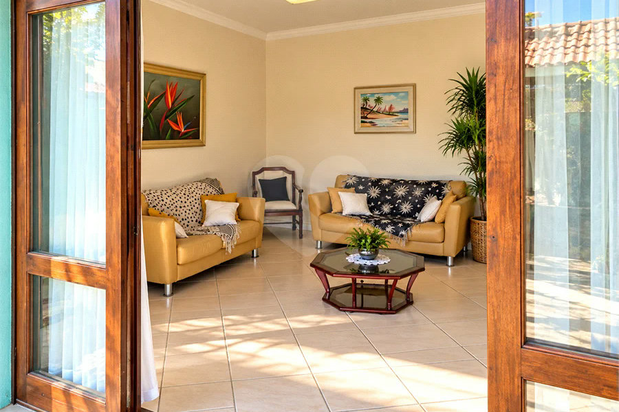 Casa à venda com 3 suítes em Indaiá, Caraguatatuba, SP